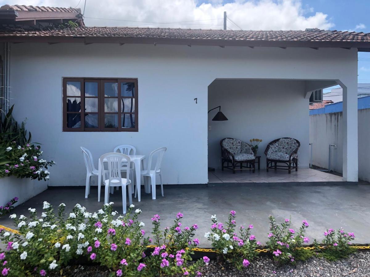 Casinha De Praia Na Fazenda Da Armacao Говернадор Селсо Рамос Екстериор снимка